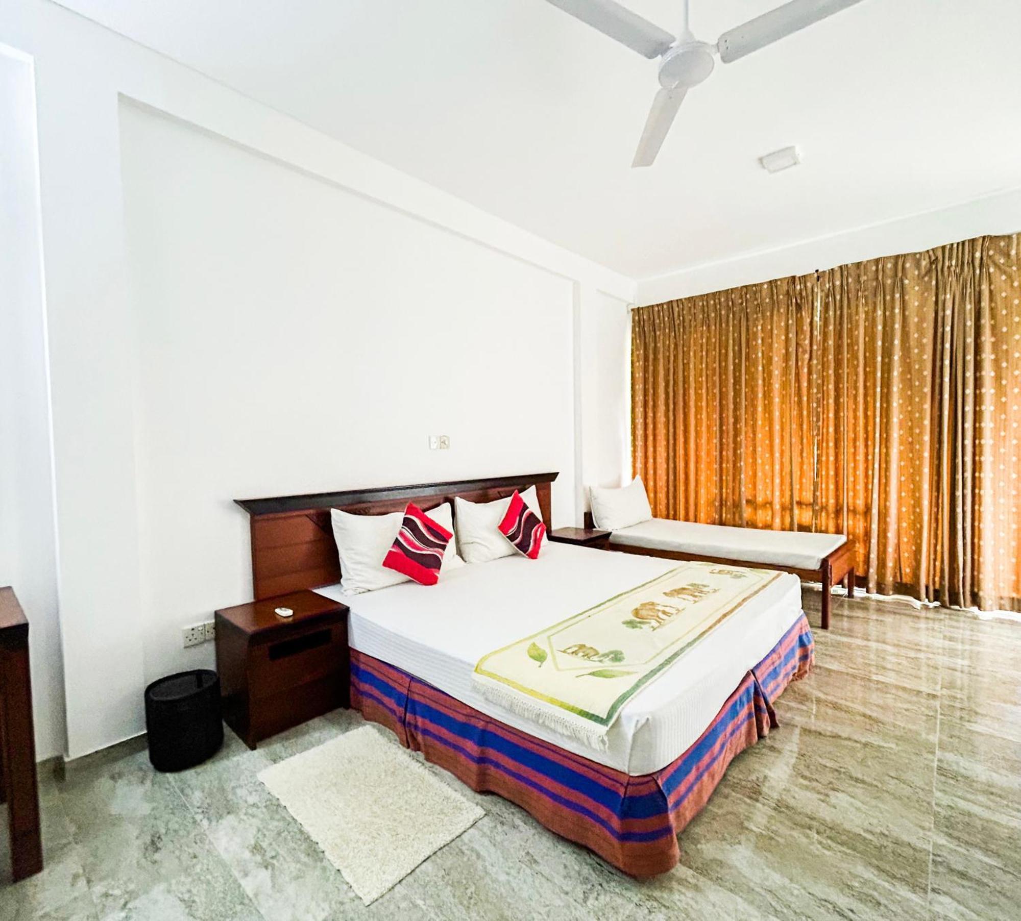 Wild Heaven Hotell Tissamaharama Exteriör bild